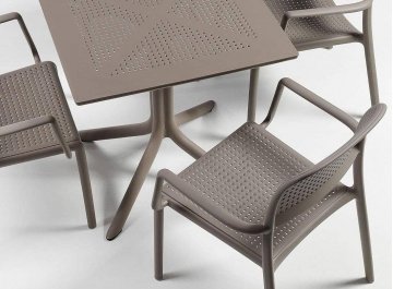 Пластиковый стол Clip