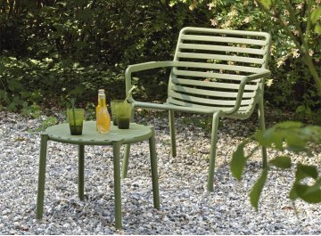 Пластиковый журнальный стол 003/4004216000