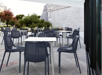 Пластиковый стул Air