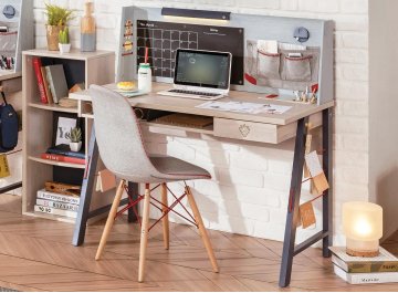 Письменный стол детский Trio