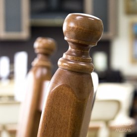 Деревянный стул Гранд с подлокотниками