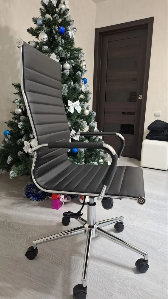 Компьютерное кресло Reus pu white / chrome фото покупателя 25