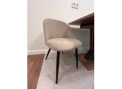 Стул на металлокаркасе Gabi 1 бежевый / черный с серебряными наконечниками фото покупателя 489