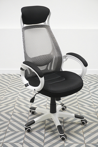 Компьютерное кресло Burgos черное из шоурума 9