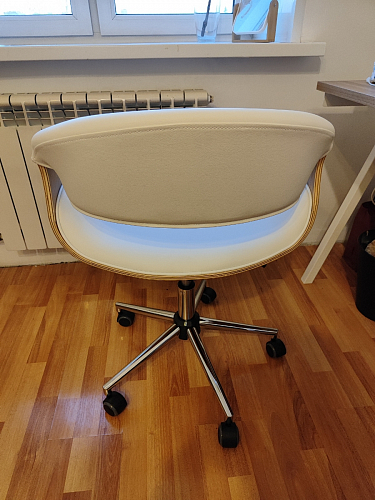 Компьютерное кресло Bend/Бэнд мод.9035 экокожа / белый / натуральный / хром фото покупателя 3