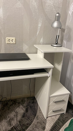 Стол компьютерный Джаз-24 правый белый фото покупателя 14