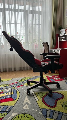 Компьютерное кресло Racer черное / красное фото покупателя 132