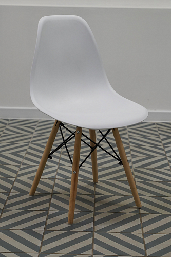 Пластиковый стул Eames PC-015 желтый из шоурума 2