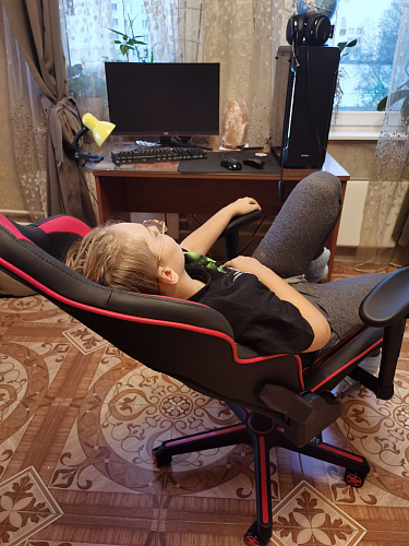 Компьютерное кресло Racer черный / красный / бежевый фото покупателя 172