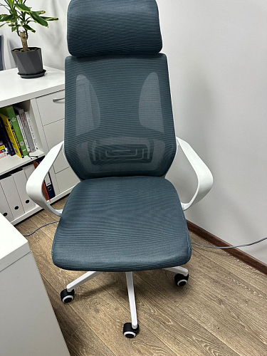 Компьютерное кресло Golem dark gray / white фото покупателя 12