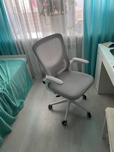 Компьютерное кресло Konfi light gray / white фото покупателя 300