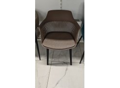 Пластиковый стул Crocs dark gray / black из шоурума 1