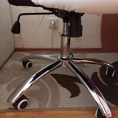 Компьютерное кресло Aragon белое фото покупателя 124