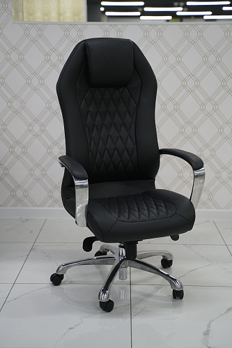 Компьютерное кресло Damian black из шоурума 3
