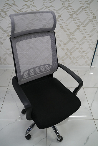 Компьютерное кресло Lion серое из шоурума 2