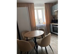 Стул на металлокаркасе Gabi 1 бежевый / черный с серебряными наконечниками фото покупателя 300