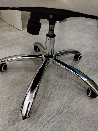 Компьютерное кресло Aragon белое фото покупателя 85