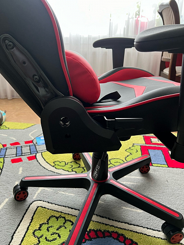 Компьютерное кресло Racer черное / бежевое фото покупателя 84