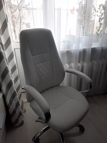 Компьютерное кресло Aragon белое фото покупателя 97