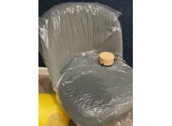 Стул на металлокаркасе Gabi 1 бежевый / черный с серебряными наконечниками фото покупателя 525