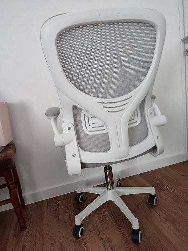 Компьютерное кресло Konfi light gray / white фото покупателя 3