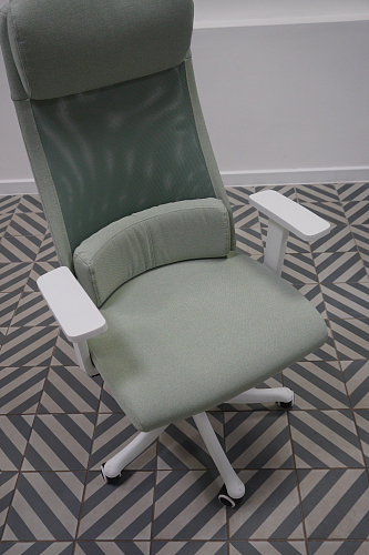 Компьютерное кресло Salta gray / white из шоурума 1