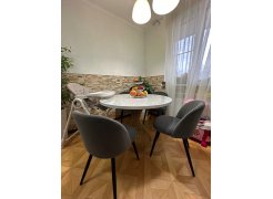 Стул на металлокаркасе Gabi 1 бежевый / черный с серебряными наконечниками фото покупателя 345