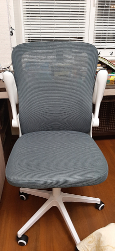 Компьютерное кресло Konfi light gray / white фото покупателя 75