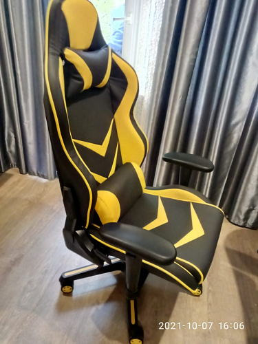 Компьютерное кресло Racer черное / бежевое фото покупателя 183