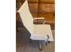 Компьютерное кресло Reus черная сетка / хром фото покупателя 46