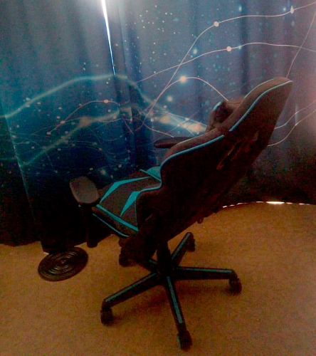 Компьютерное кресло Racer черное / голубое фото покупателя 178