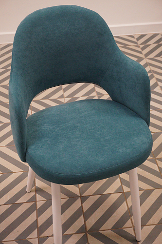 Стул на металлокаркасе Гутрид ромбы сзади темно-синий / белый из шоурума 1