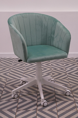 Компьютерное кресло Тибо сиреневый из шоурума 4